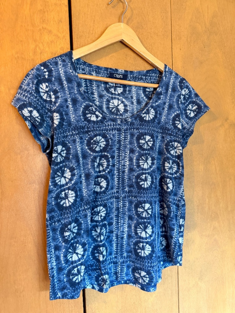 Chaps T-shirt, Size Medium, Tie-Dye Blue